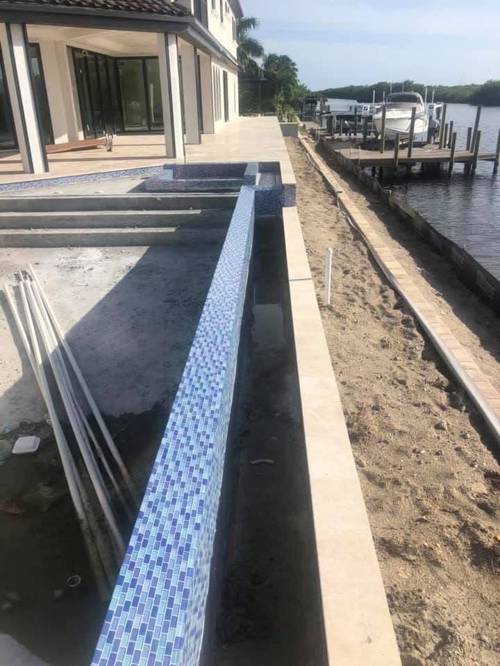 Gallery photos for Ivory Travertine Pool Deck on a Lakefront Estate: Image #5