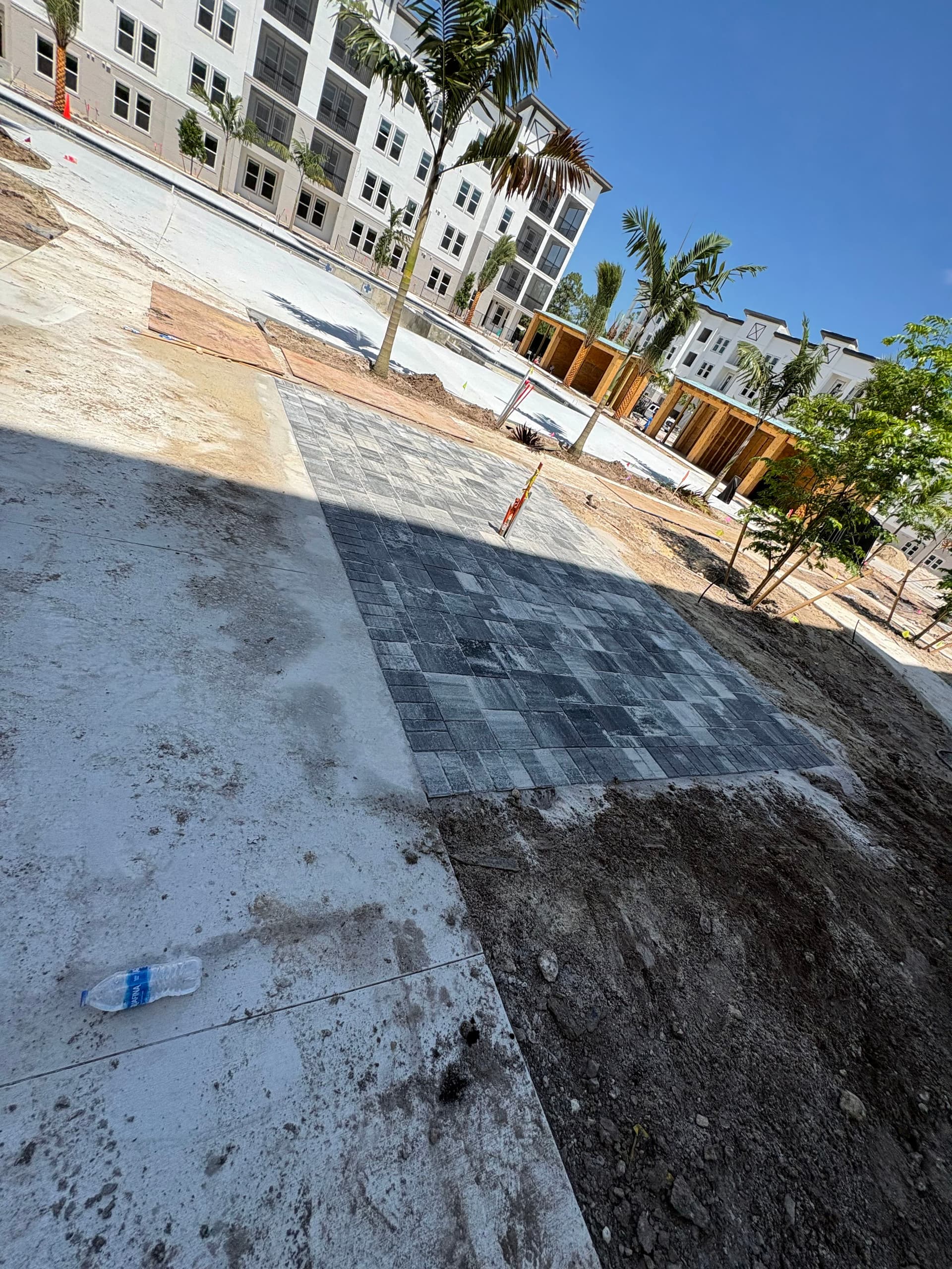 Gallery photos for Grill Patio Paver Install for a Naples Contractor: Image #4
