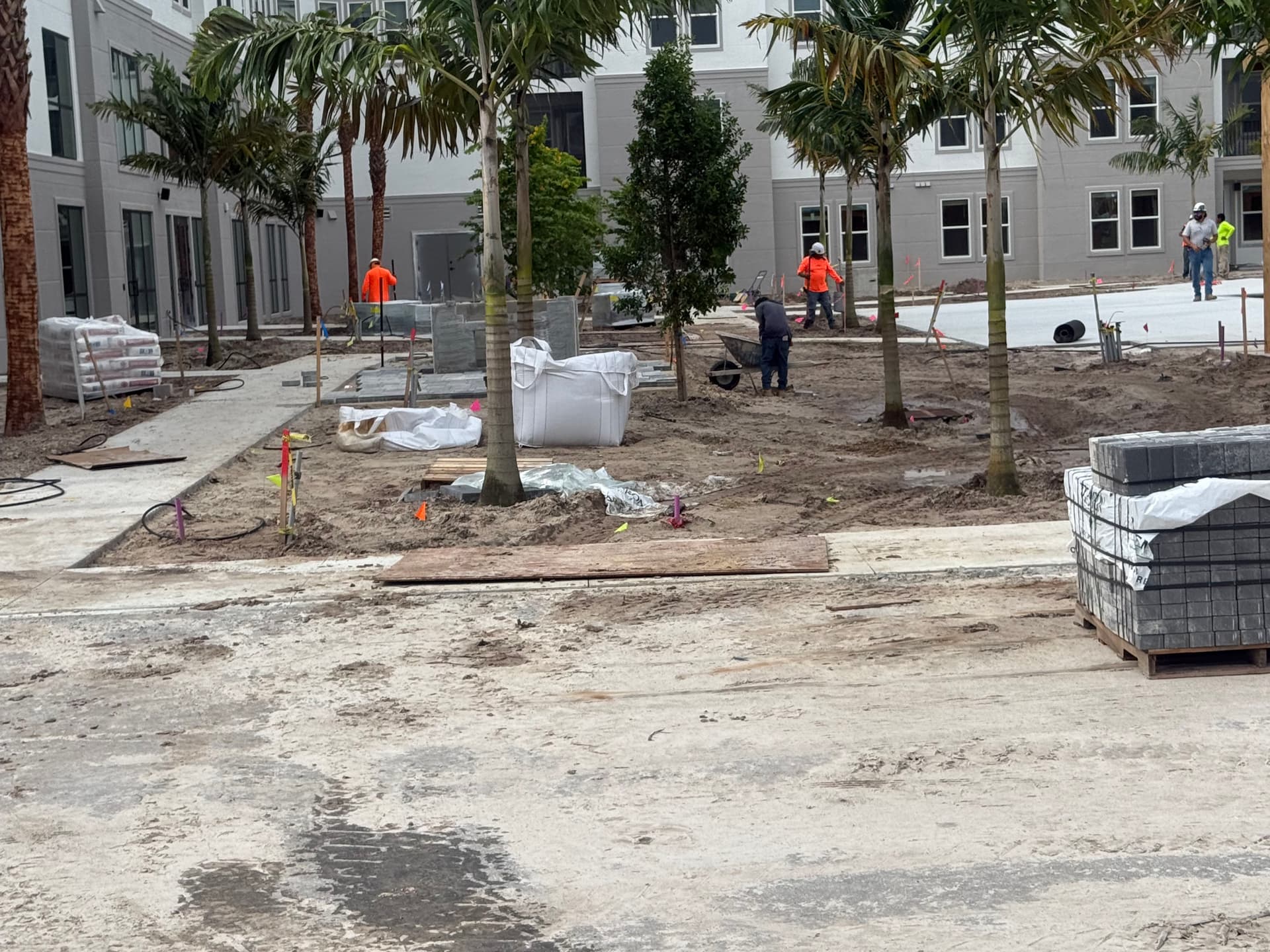 Gallery photos for Trim Run Pavers and Glacier Stone Coming Together on This Build: Image #2