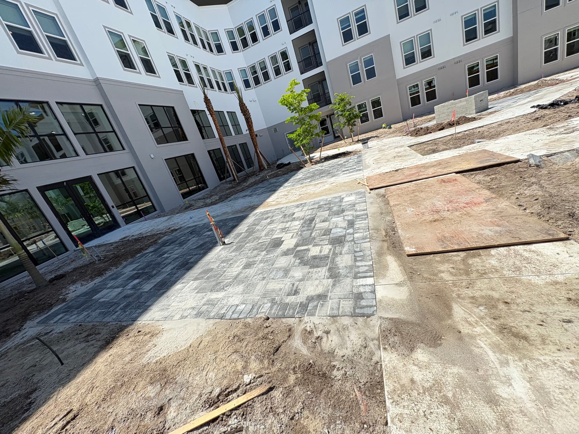 Gallery photos for Grill Patio Paver Install for a Naples Contractor: Image #5