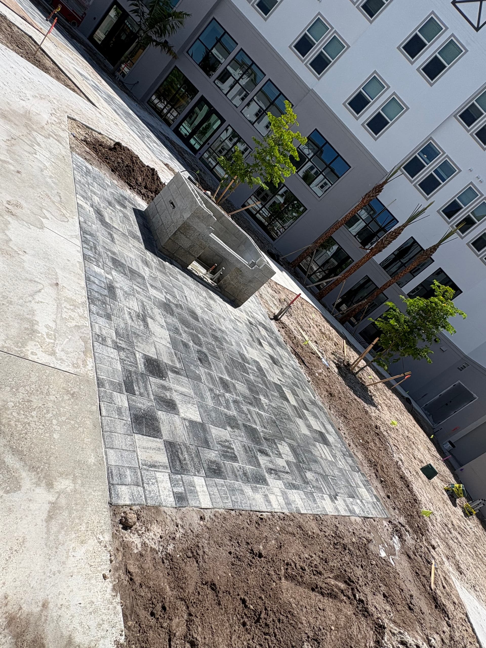 Gallery photos for Grill Patio Paver Install for a Naples Contractor: Image #3